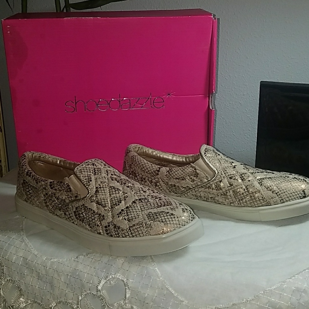 Shoedazzle Cruz Golden Snake Canvas